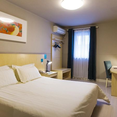 Jinjiang Inn Xianning Yinquan Avenue Hot Spring Hotel מראה חיצוני תמונה