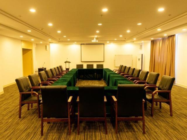 Jinjiang Inn Xianning Yinquan Avenue Hot Spring Hotel מראה חיצוני תמונה