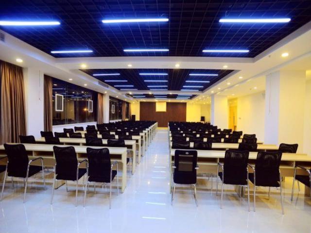 Jinjiang Inn Xianning Yinquan Avenue Hot Spring Hotel מראה חיצוני תמונה